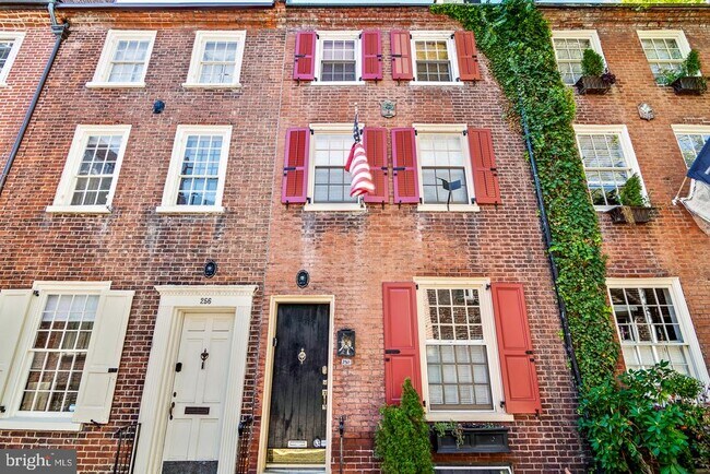 Building Photo - 254 Quince St