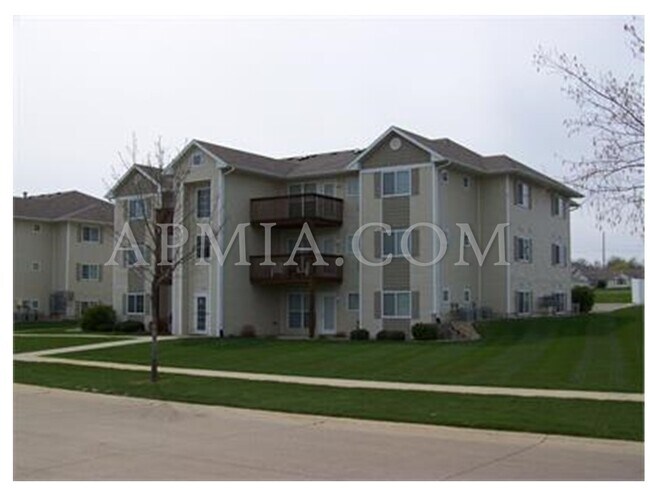 Primary Photo - 6615 Creekside Dr NE