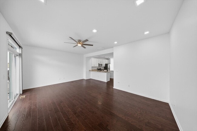 Building Photo - 49527 Lantern Wy