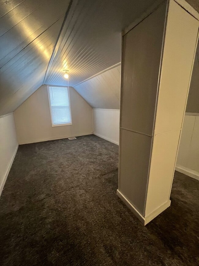 Building Photo - Single Family Home Available!