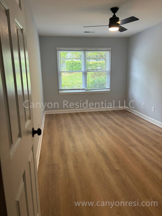 Building Photo - 944 Mar Don Hills Cir