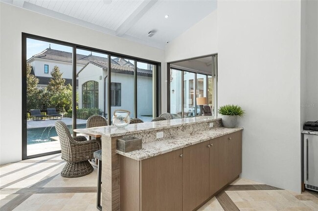 Building Photo - 10331 Los Feliz Dr