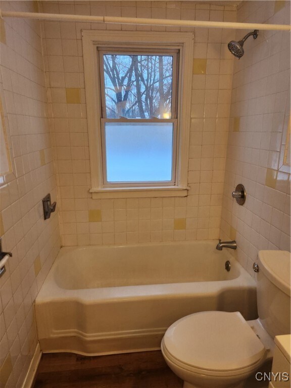 Building Photo - 437 Church St