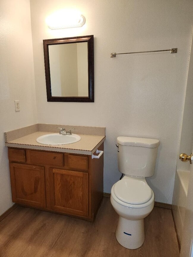 Building Photo - 3 Bdrm/2 Bath Single Level