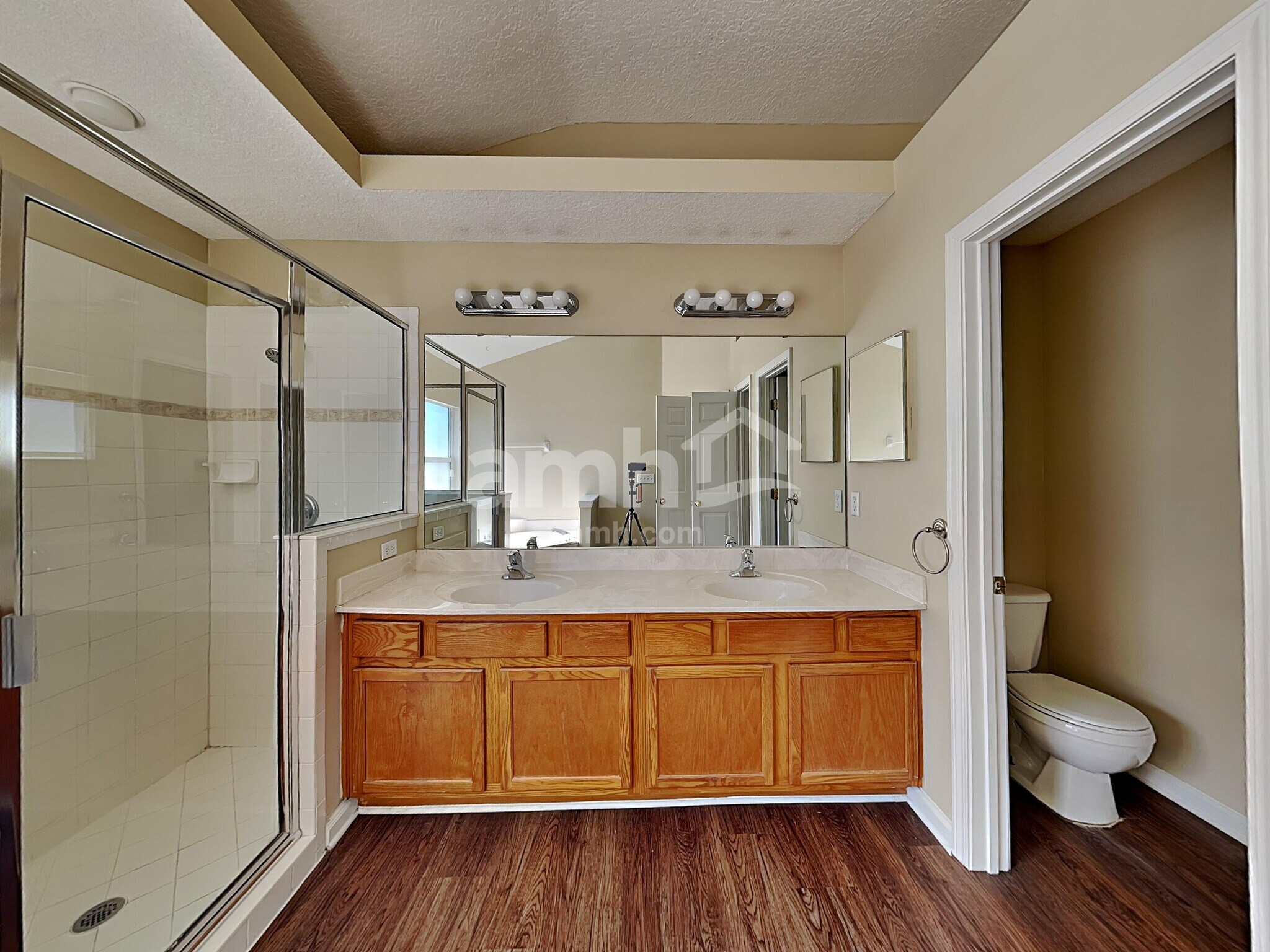 Building Photo - 2559 Coachman Lakes Dr