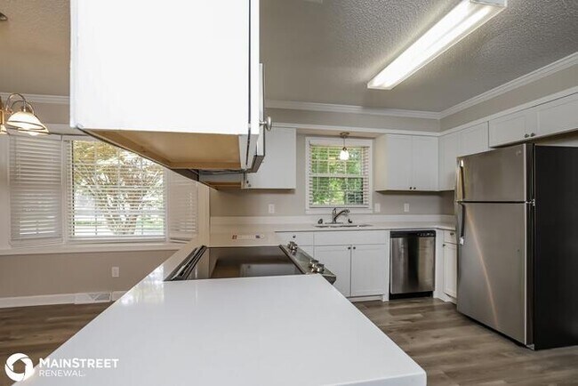 Building Photo - 23 HOLLY CREST CT, GREENSBORO, NC 27410