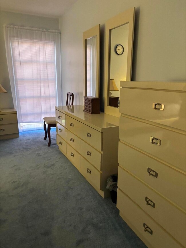 Building Photo - 24 Golfs Edge