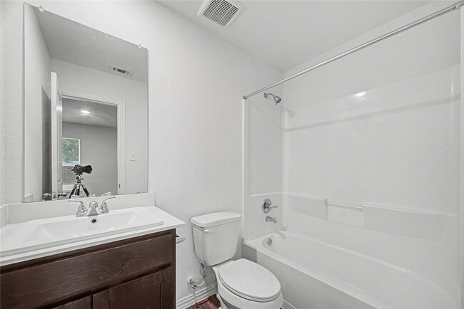 Building Photo - 5409 Nielan St