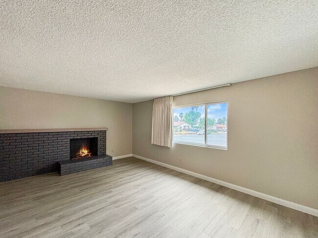 Building Photo - Charming 3BD/2BA House in Santee W/ W/D, M...