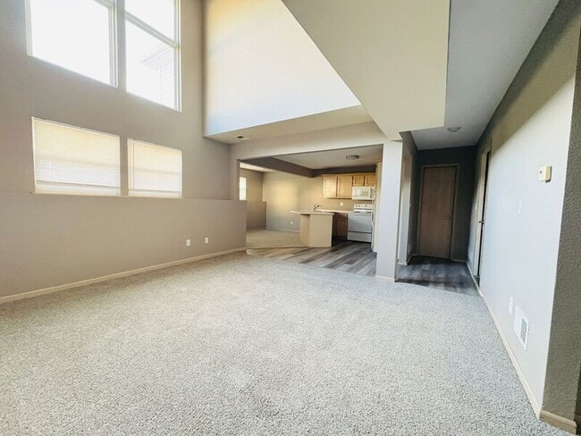 Building Photo - 808 NE Independence Ct