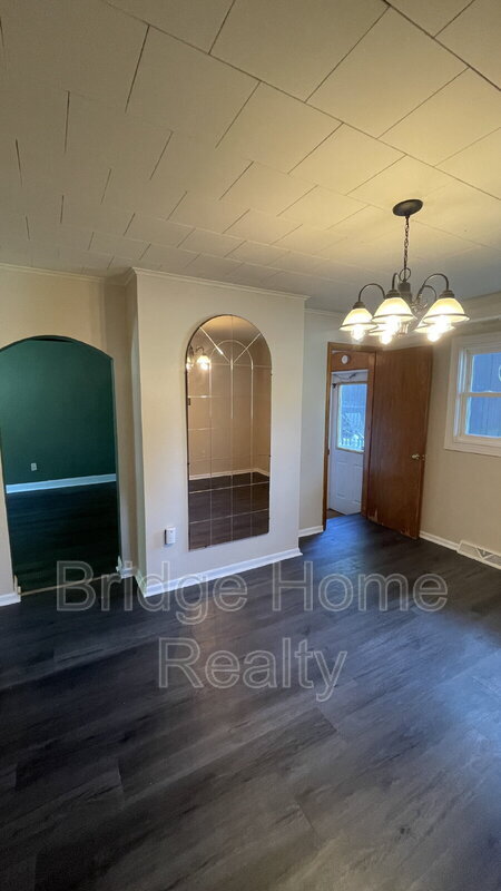 Building Photo - 507 Cherry St