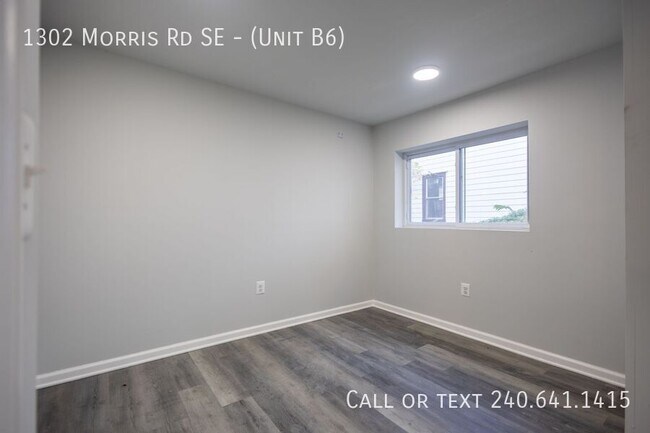 Building Photo - 1302 Morris Rd SE
