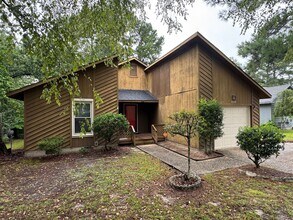 Building Photo - Charming 3 Bed, 2 Bath Fayetteville Home