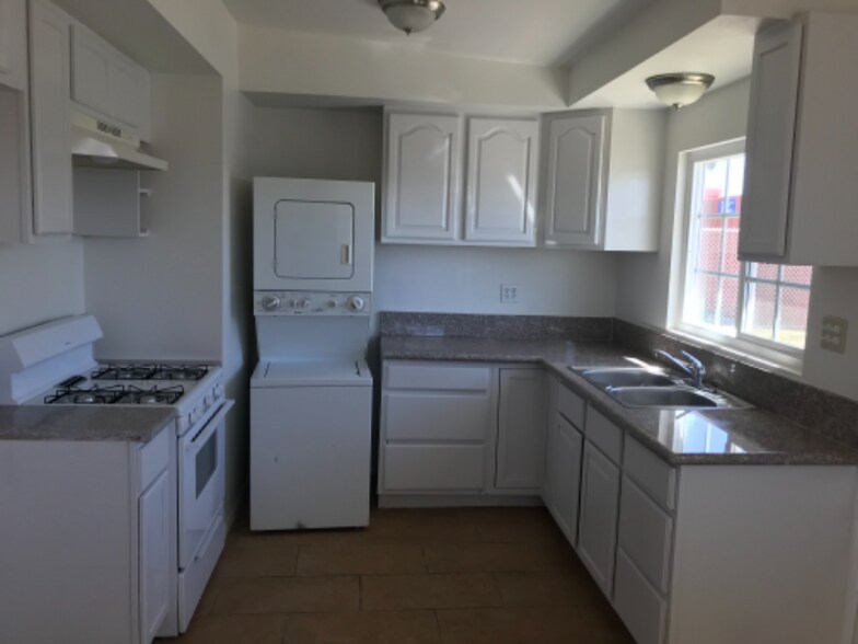 Building Photo - 26936 Prospect St