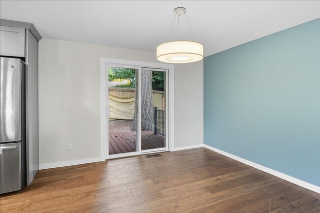 Building Photo - 4bd/2.5ba Woodinville