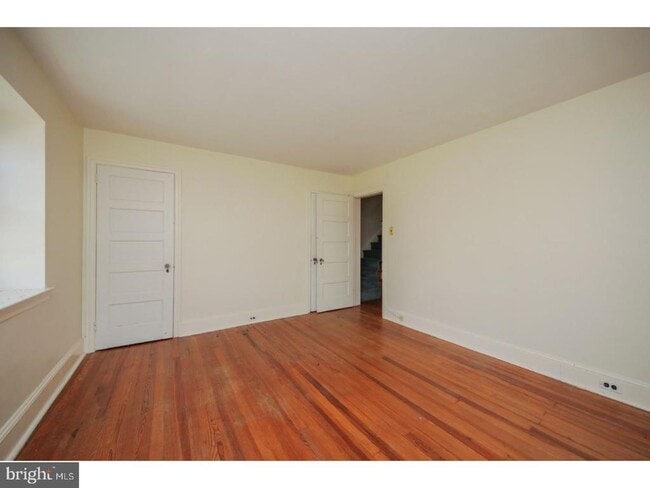 Building Photo - 17 E Willow Grove Ave