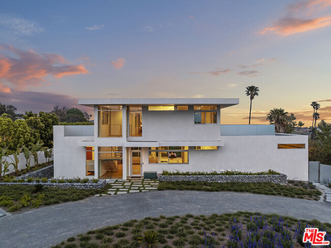 Building Photo - 5738 Busch Dr