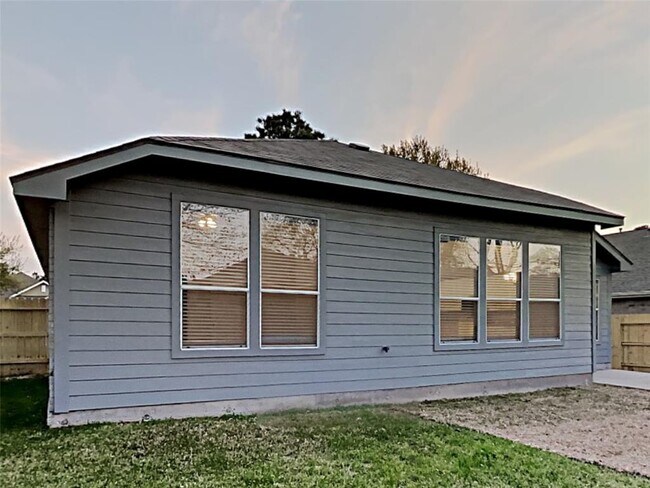 Building Photo - 30114 Saw Oaks Dr
