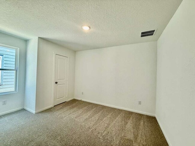 Building Photo - 10319 Munoz Mnr