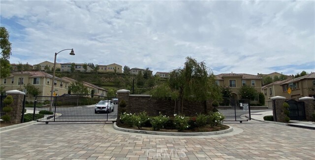 Building Photo - 21067 Willow Heights Dr