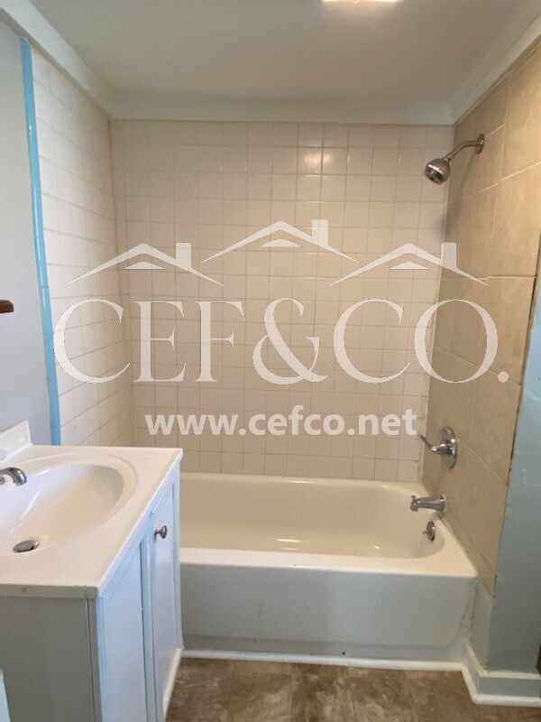 Building Photo - 1218 1st Ave