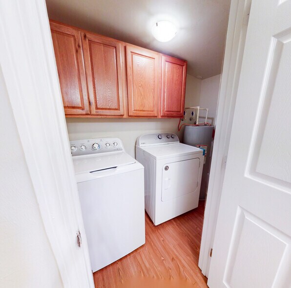 Building Photo - 1653 Mayhew St