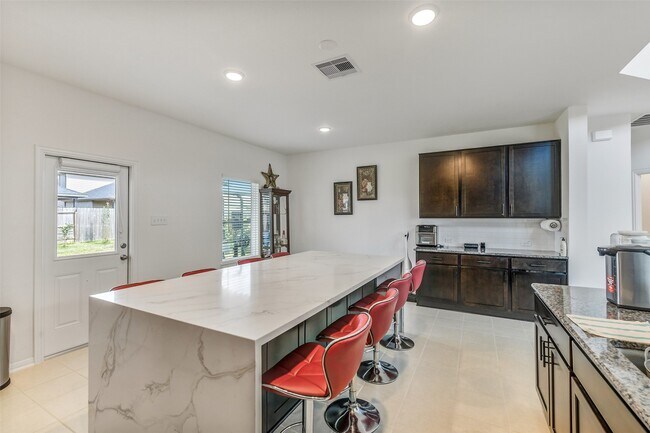 Building Photo - 22222 Opa Gln Dr