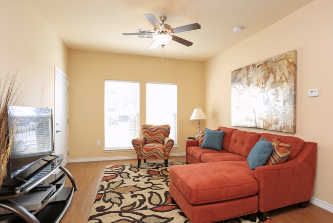 Building Photo - Cimarron Court