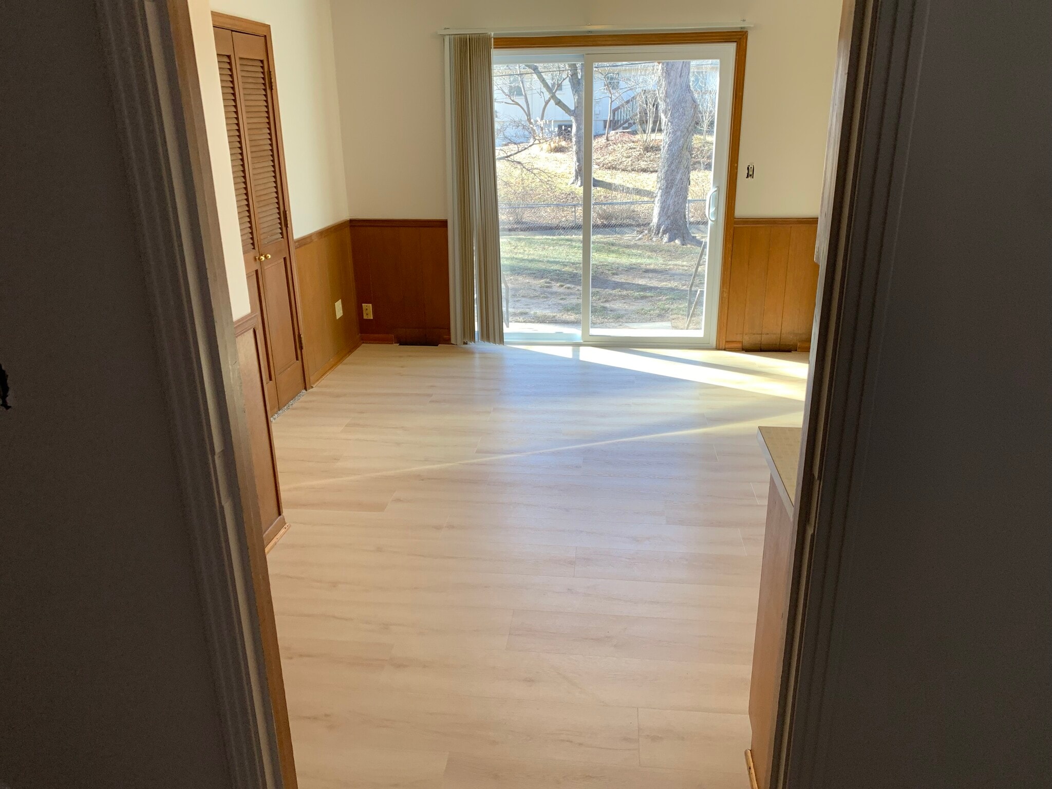 Building Photo - 9618 Outlook Dr