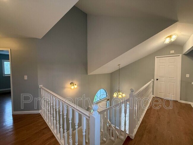 Building Photo - 428 Phoenix Ave