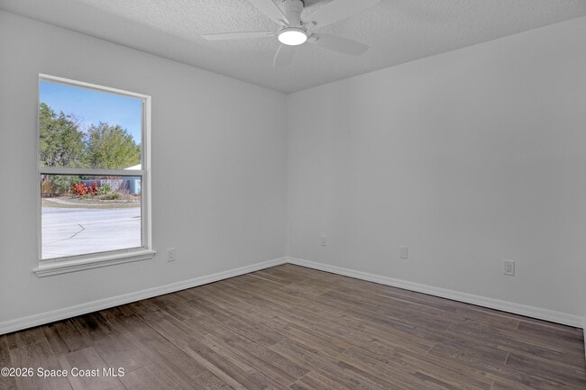 Building Photo - 4165 Eola Ave