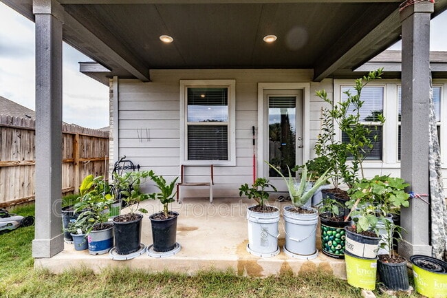 Building Photo - 3033 Casillero St