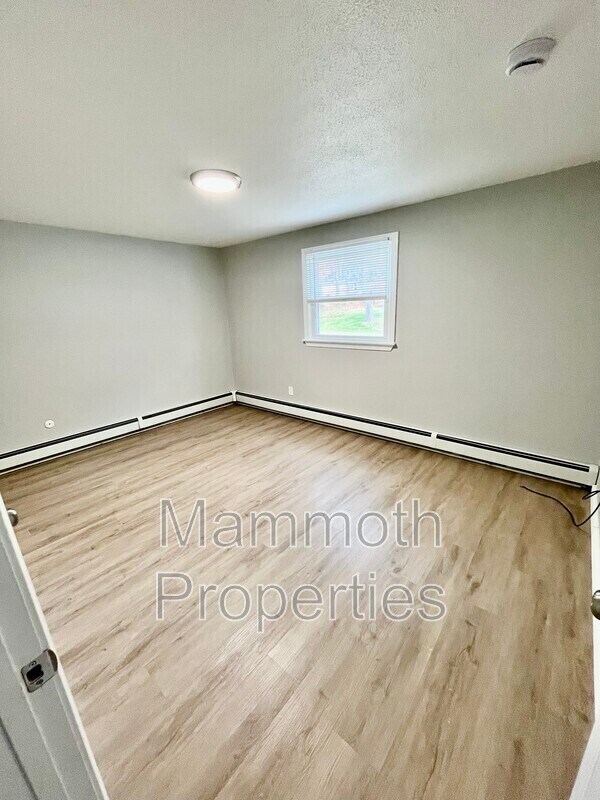 Building Photo - 9 Emerald Dr