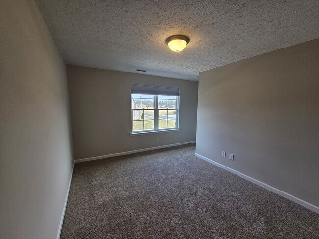 Building Photo - Beautiful Home in Newer Manchester Neighborhood