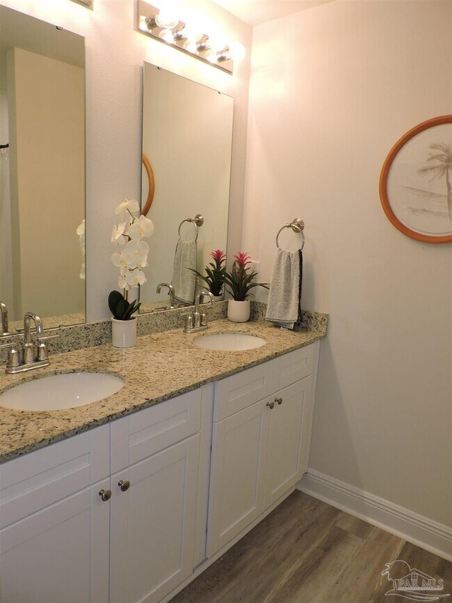 Building Photo - 7170 Village Ln