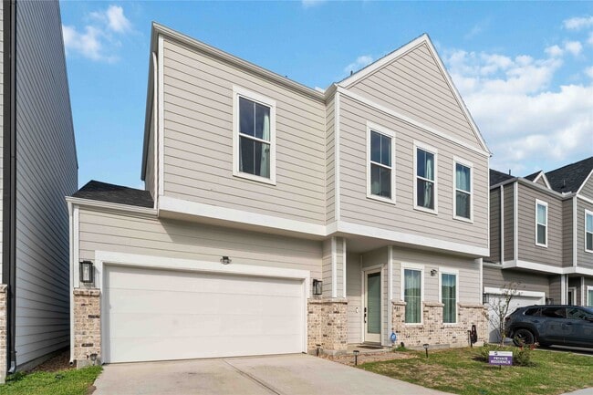 Building Photo - 405 Stonework Garden Ln