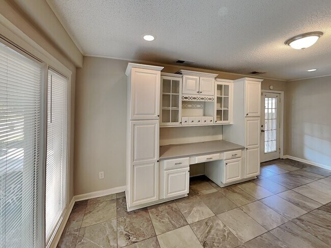 Building Photo - 5040 Sea Isle Rd