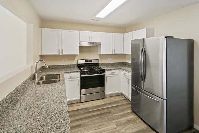 Building Photo - 924 Symphony Dr