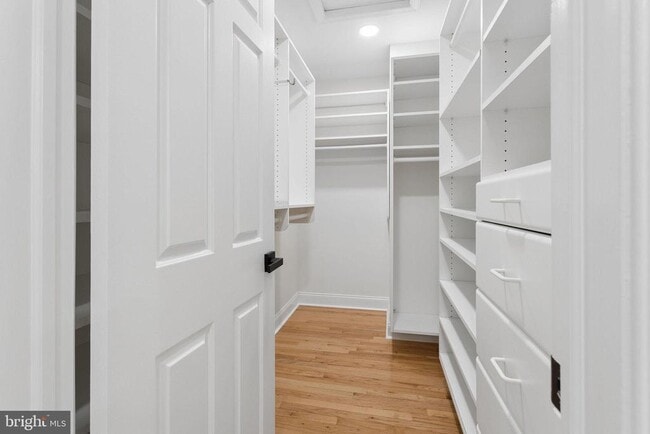 Building Photo - 911 Chanticleer