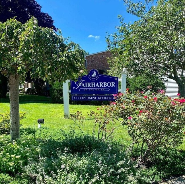 Building Photo - 250 Fair Harbor Dr