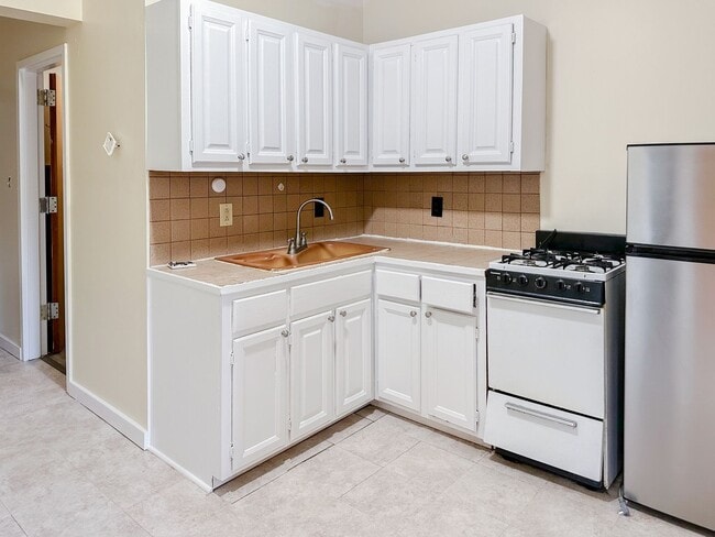 Building Photo - Renovated 1br in Country Setting (All utilities included ex. electric)