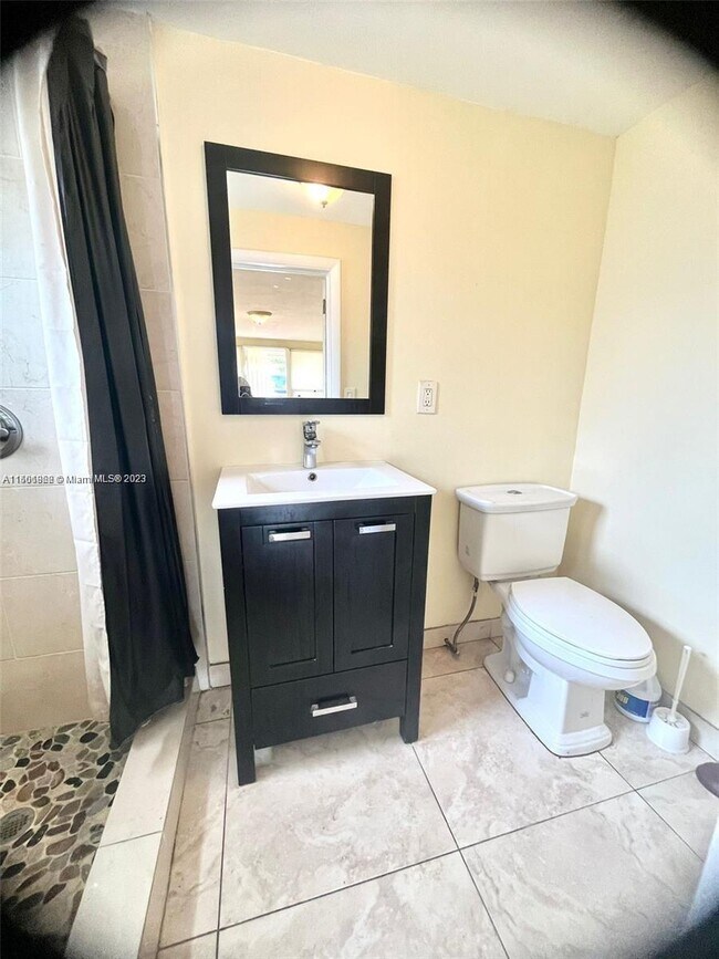 Building Photo - 1840 NE 182nd St