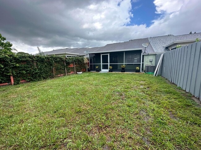 Building Photo - 139 Deerfield Ct