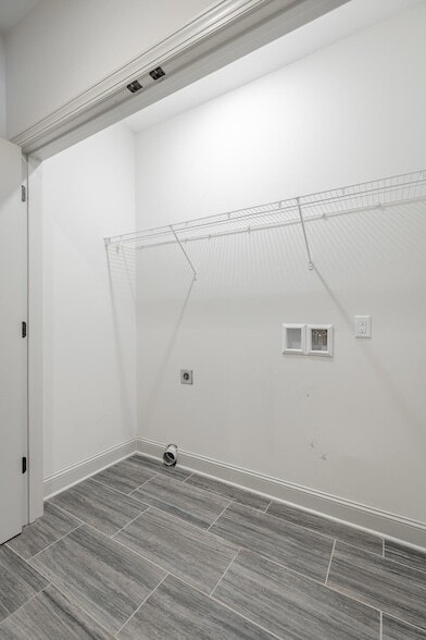 Building Photo - 3306 Stonecreek Dr