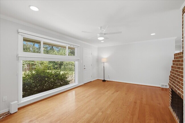 Building Photo - Charming 4-Bedroom Springfield Rambler Near Lake Accotink Park