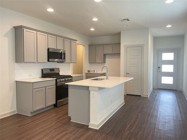 Building Photo - 5128 Vanner Path