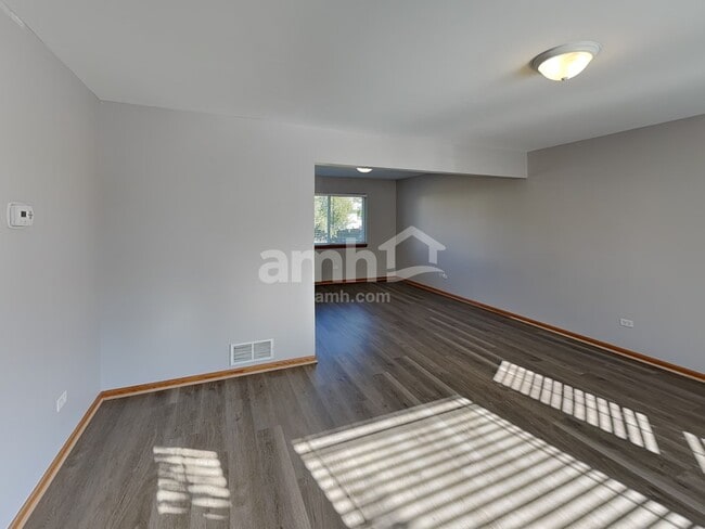 Building Photo - 2438 Foxtail Ct