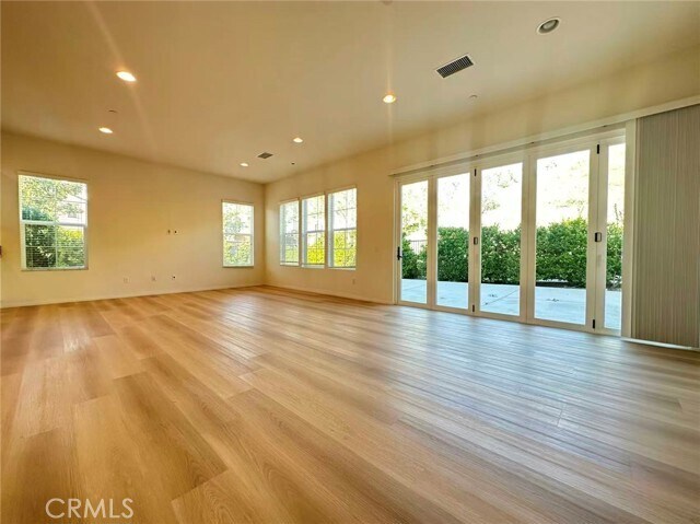 Building Photo - 803 E Manresa Dr