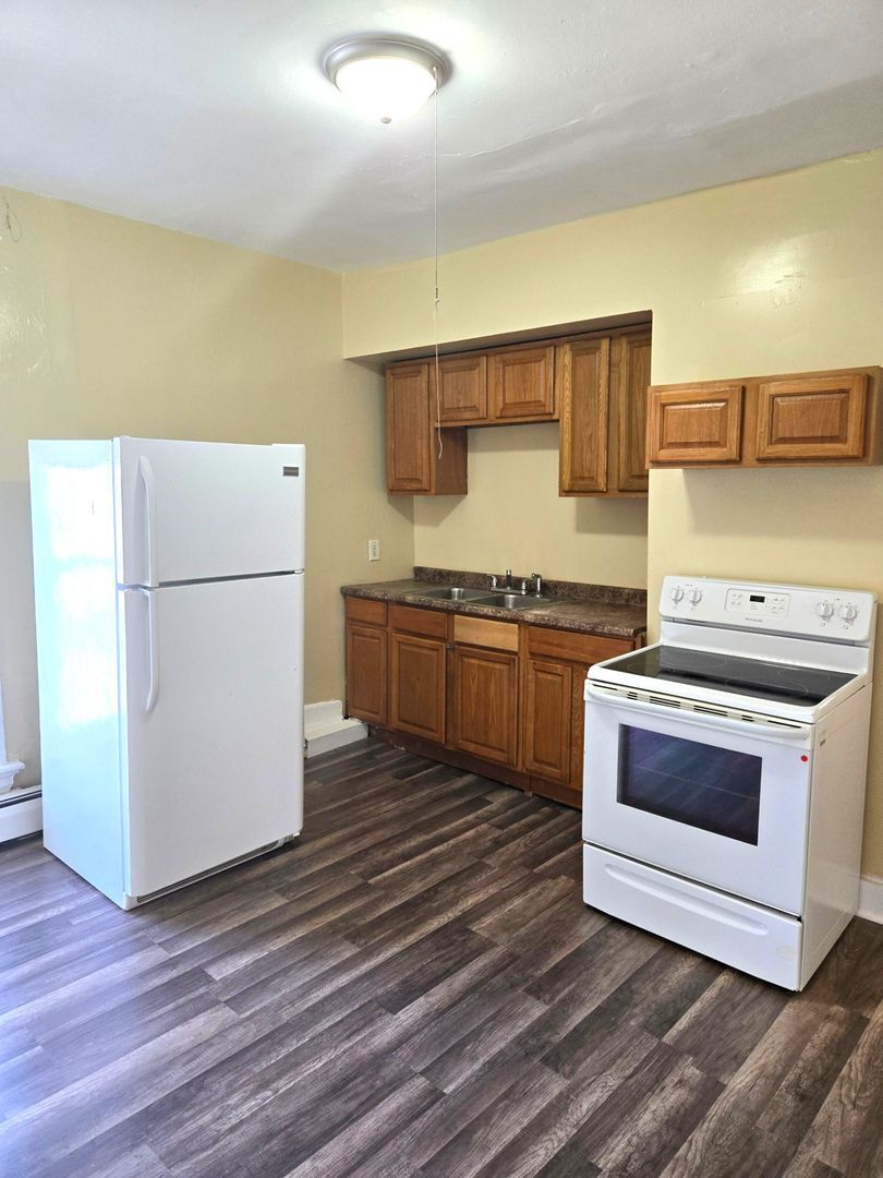 Building Photo - 79 Wesleyan Ave