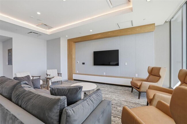 Building Photo - 400 Central Ave